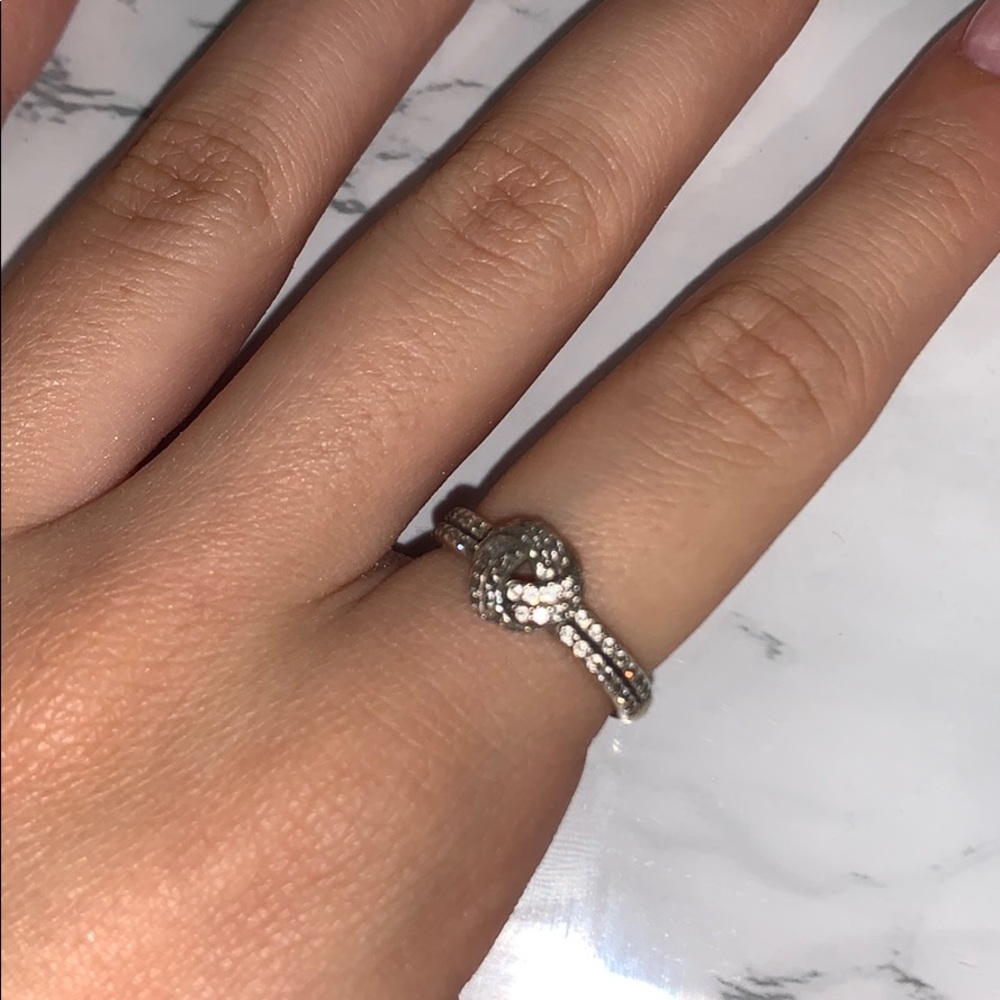 Love knot pandora ring